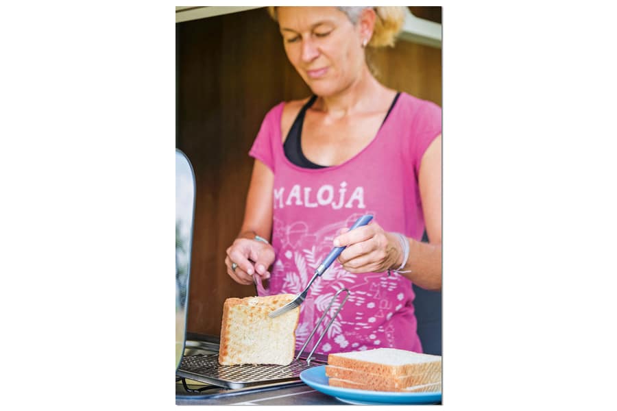 Reimo Edelstahltoaster mit Faltgriff