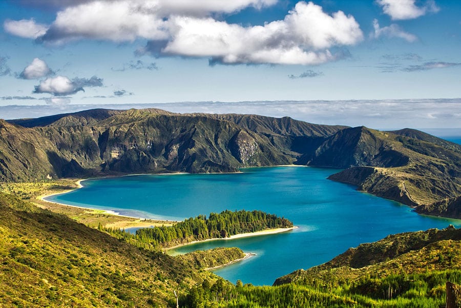 Lagao do Fogo, blauer See in Kraterlandschaft auf den Azoren