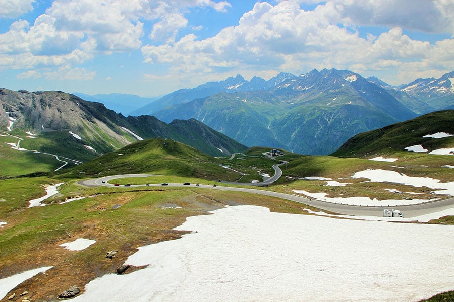 Die beliebtesten Roadtrip-Strecken in Europa: Alpenlandschaft um den Großglockner